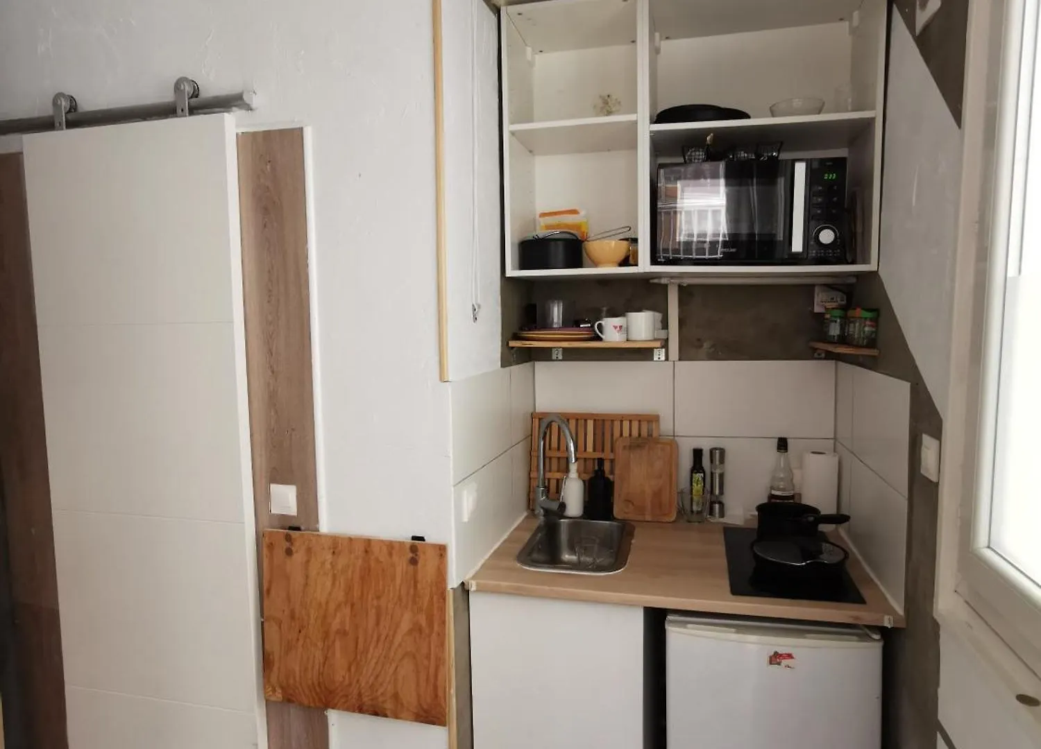 A Nice Little Studio In The Beautiful Paris. Париж