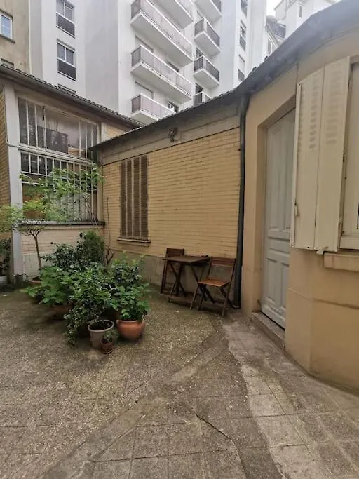 A Nice Little Studio In The Beautiful Paris. Апартаменты